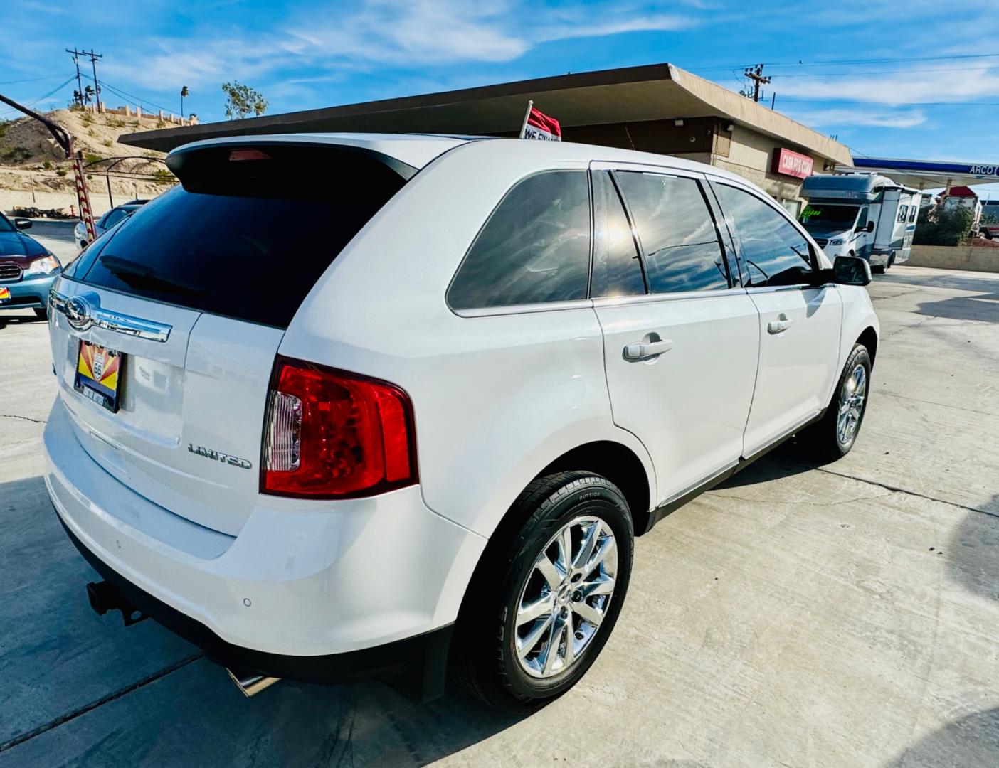 2013 White Ford Edge (2FMDK3KC8DB) , located at 2190 Hwy 95, Bullhead City, AZ, 86442, (928) 704-0060, 0.000000, 0.000000 - Photo#3